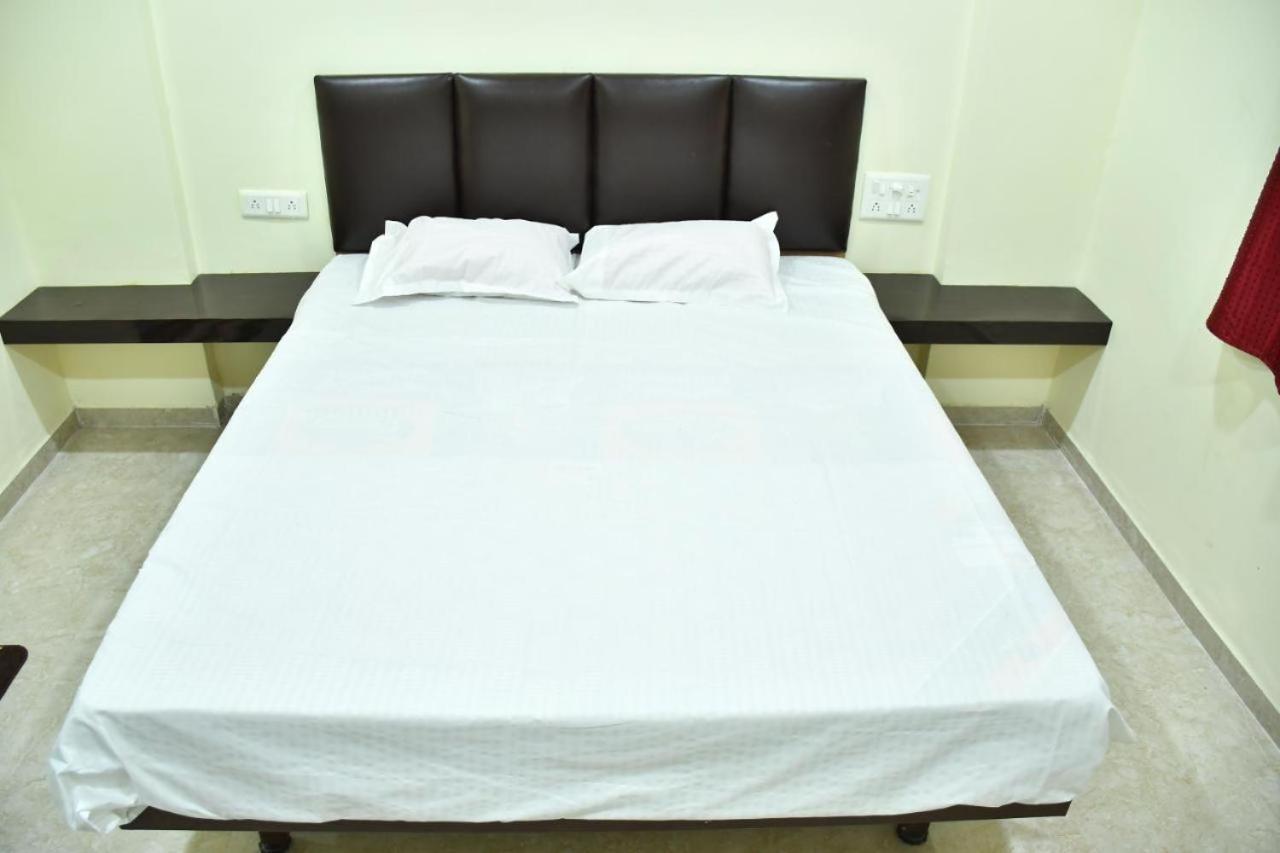 Hotel Kalika Residency - Akkalkot Akalkot Екстериор снимка